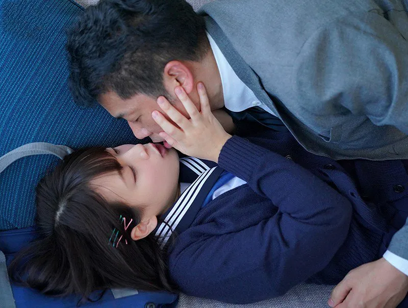 Thầy giáo trốn cô vợ ngoại tình với cô học trò dễ thương